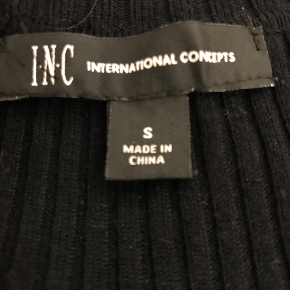 Black mock turtle with cut out sweater - Picture 9 of 10